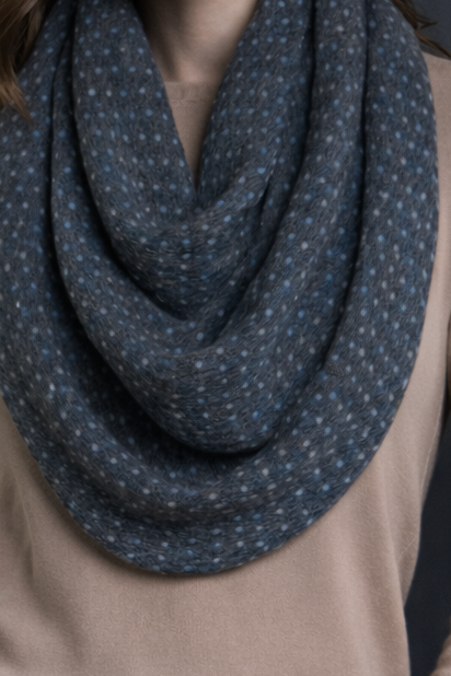 Laia 100% Cashllama Infinity Scarf