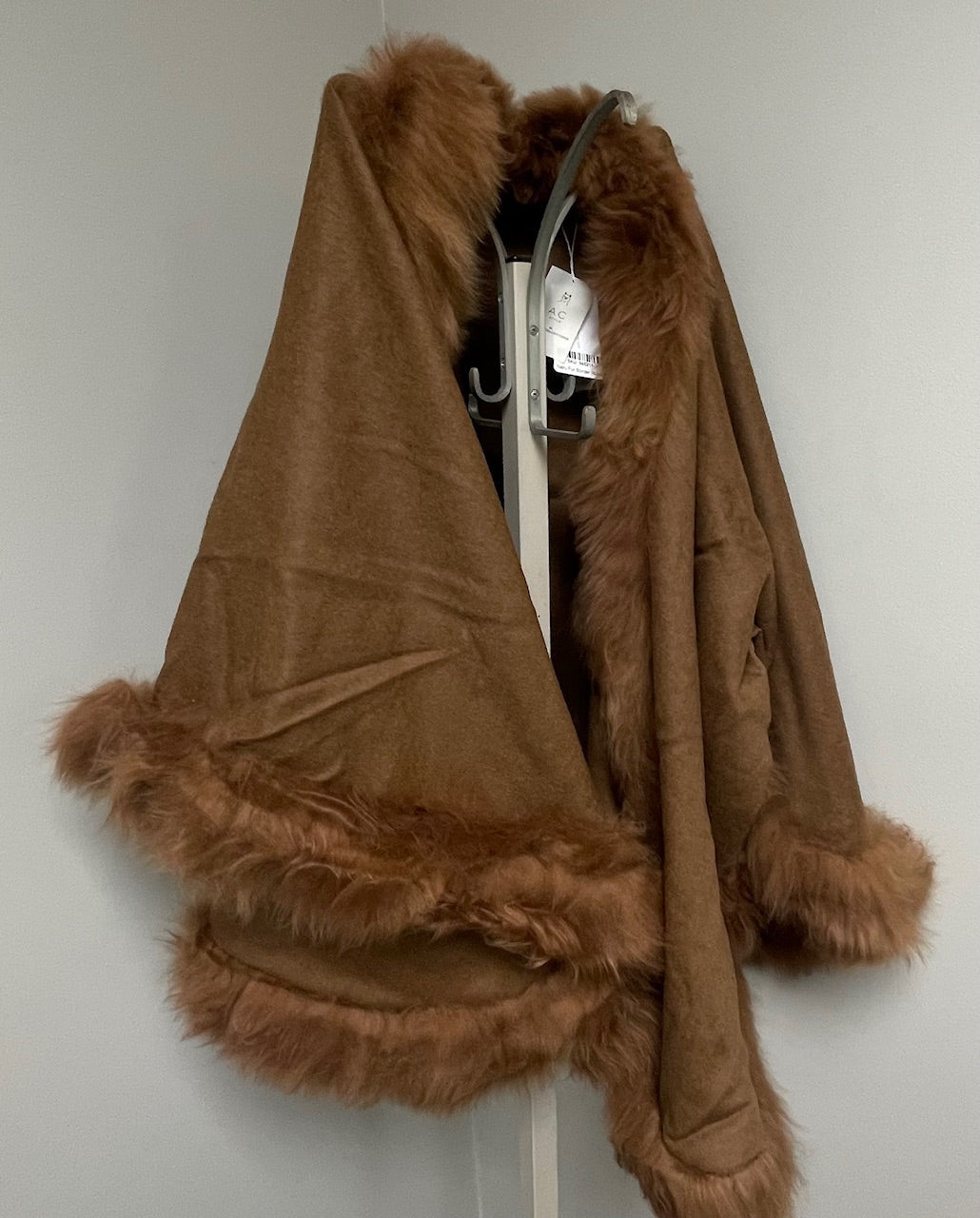 Neru Fur 100% Baby Alpaca Cape